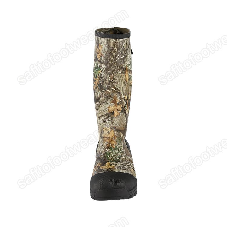 Extra Wide Rubber Hunting Boots.jpg