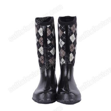Warm Rubber Rain Boots in Winter